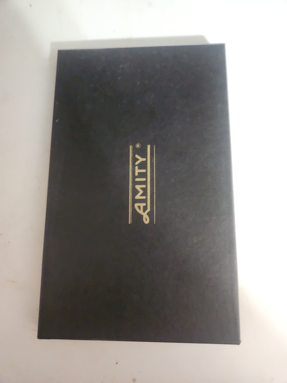 Amity Canadian Classic Brown Textured Cowhide Card Holder with Gold Logo - Picture 2 of 4